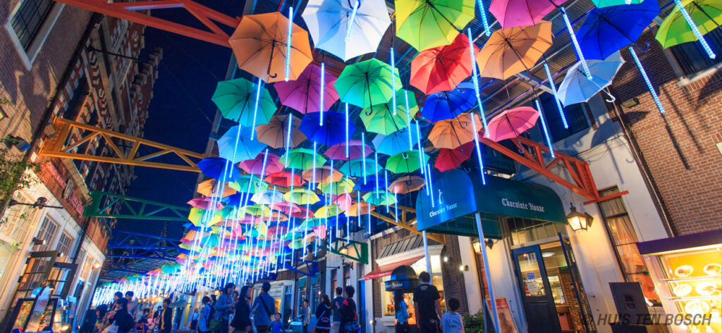 Umbrella-street-of-light_1300